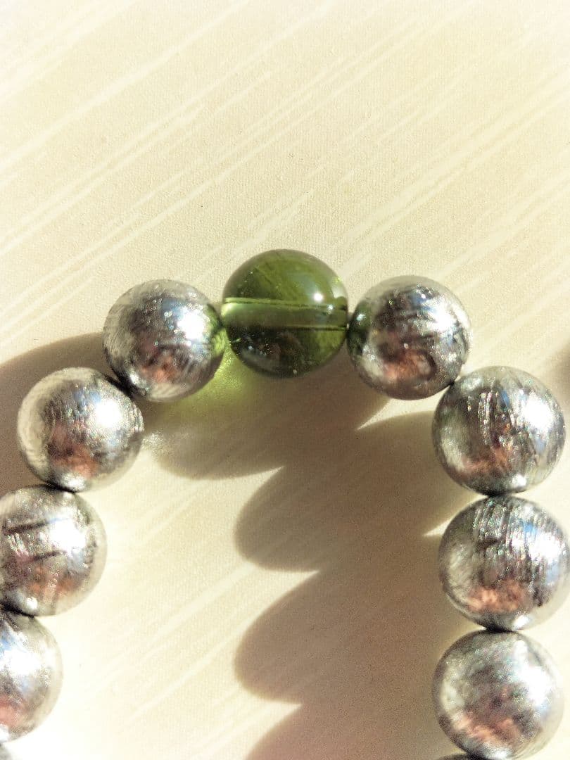 ギベオン隕石 7〜7.2mm(一粒モルダバイト)ブレスレット