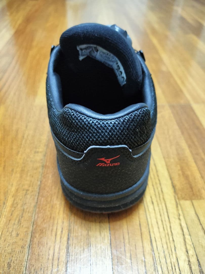 Mizuno BOAシステム安全靴 ブラック/レッド 23.0cm