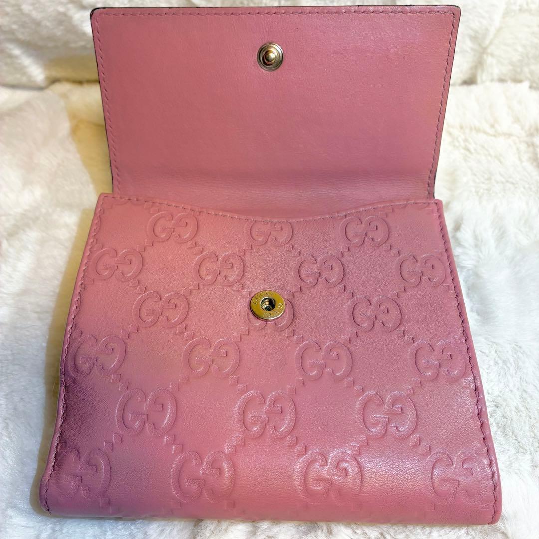 ✨GUCCIピンクレザー 二つ折り財布 ハート金具付き✨