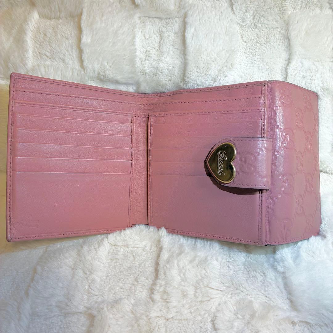 ✨GUCCIピンクレザー 二つ折り財布 ハート金具付き✨