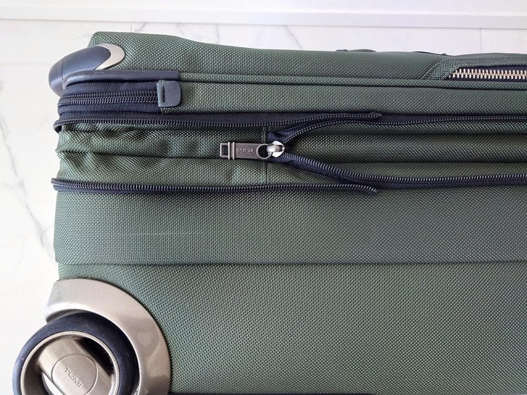 【美品】TUMI アルファブラボー 2輪キャリーバッグ 機内持ち込み可