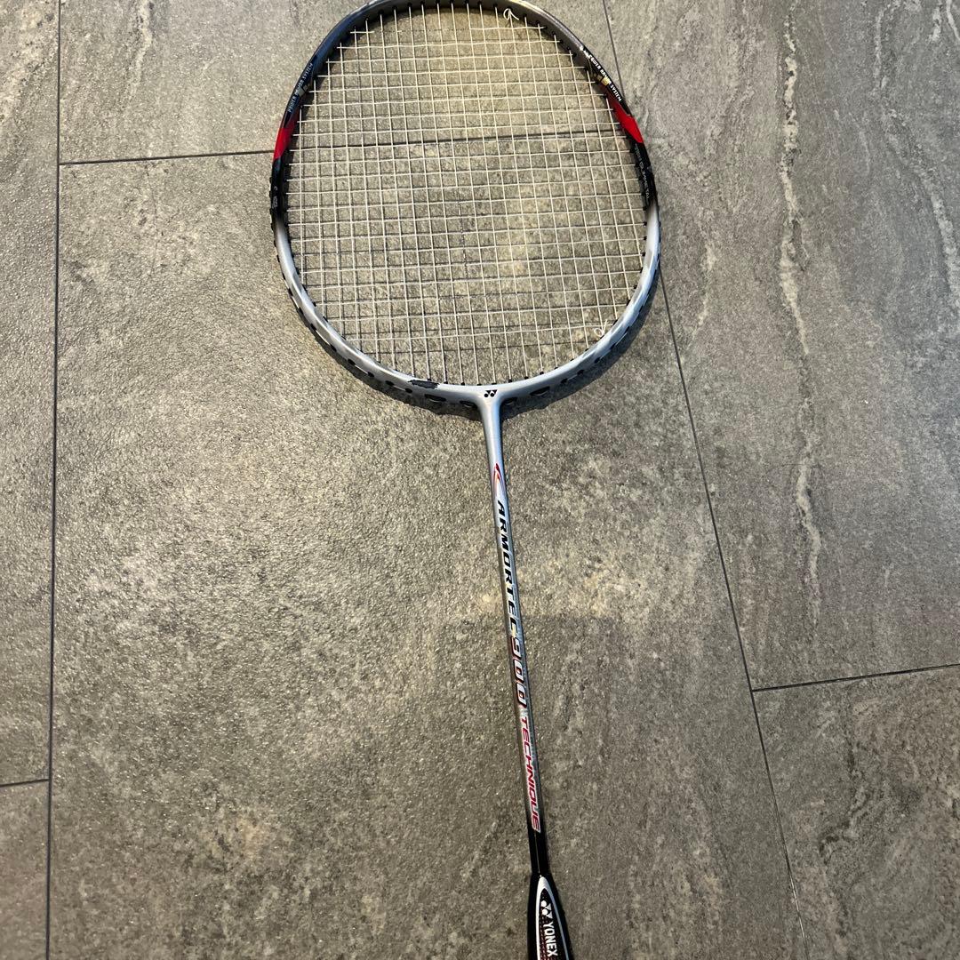 ヨネックスバドミントンラケット　アーマテック900テクニック