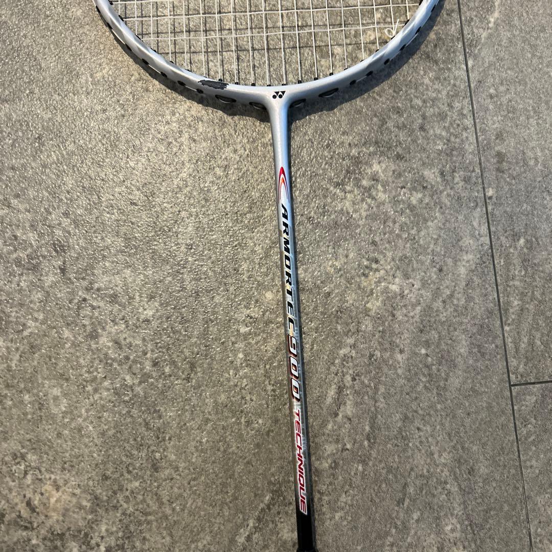 ヨネックスバドミントンラケット　アーマテック900テクニック