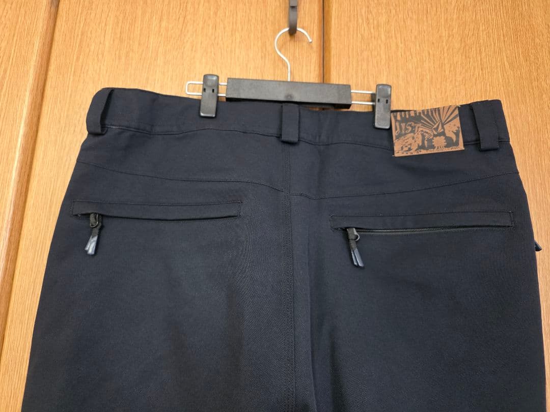 VOLCOM DUST スノーボードパンツ ブラック