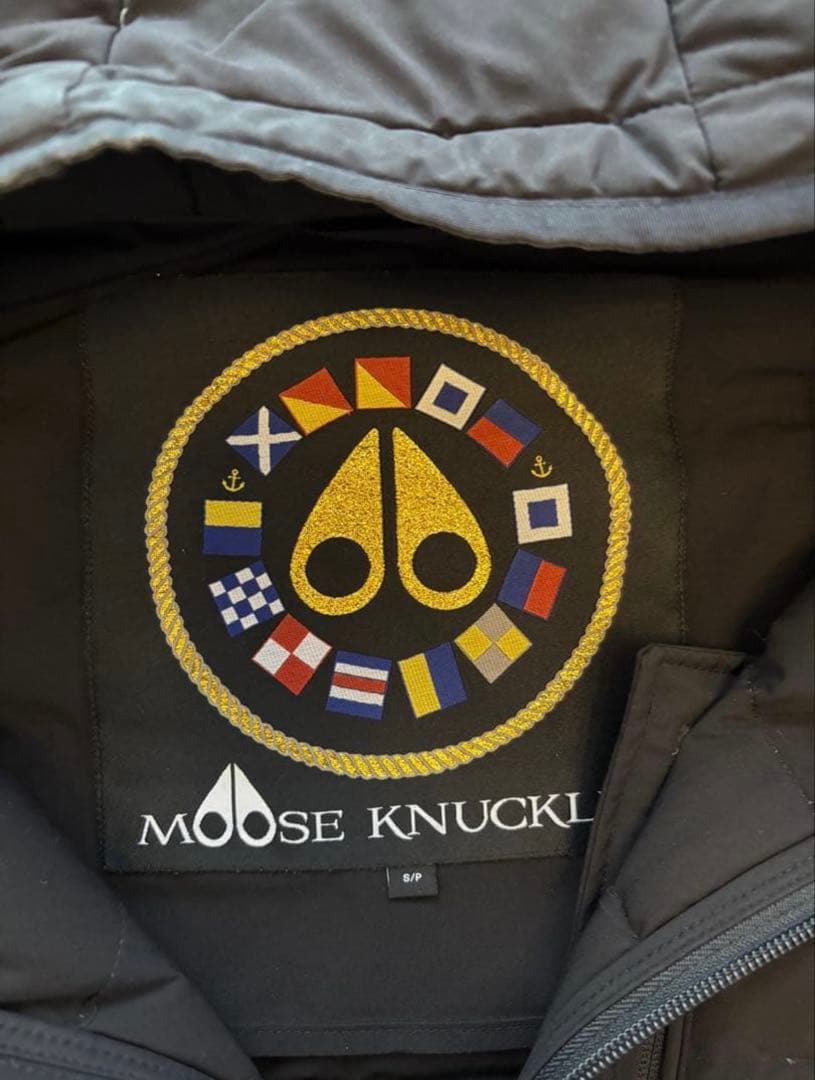 Moose Knuckles フード付きダウンジャケット ダークグレー