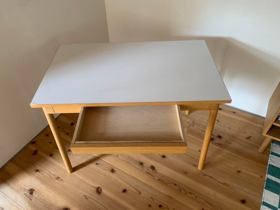 idee stilt table 1000テーブル　机　デスク