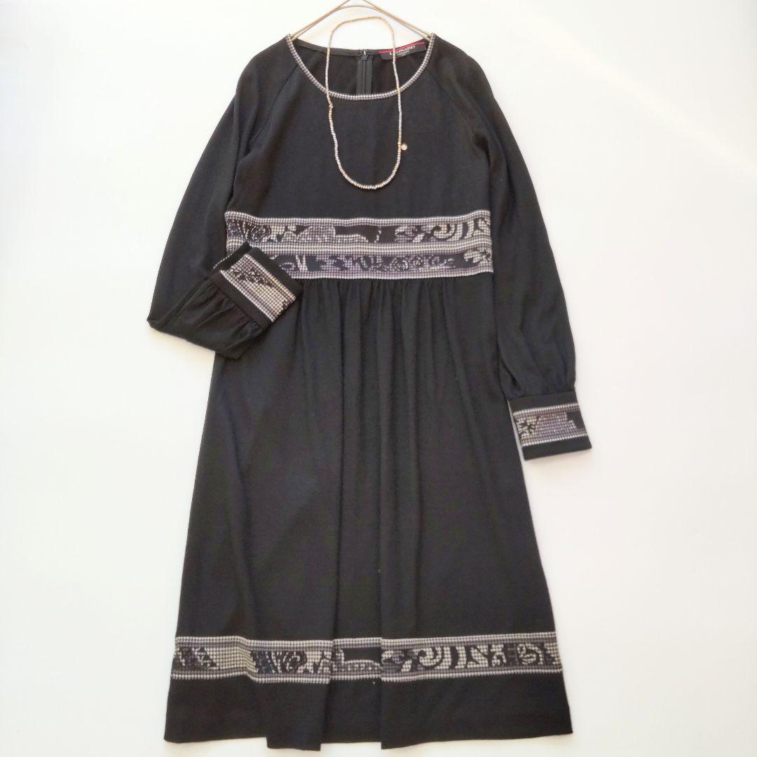 美品 レオナール 千鳥格子 長袖 ギャザー ひざ丈ワンピース トリム ブラック