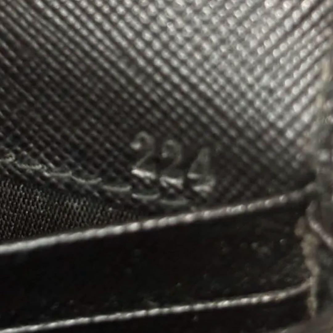 希少✨プラダ　長財布　ロゴ　サフィアーノレザー　ブラック　ゴールド　224