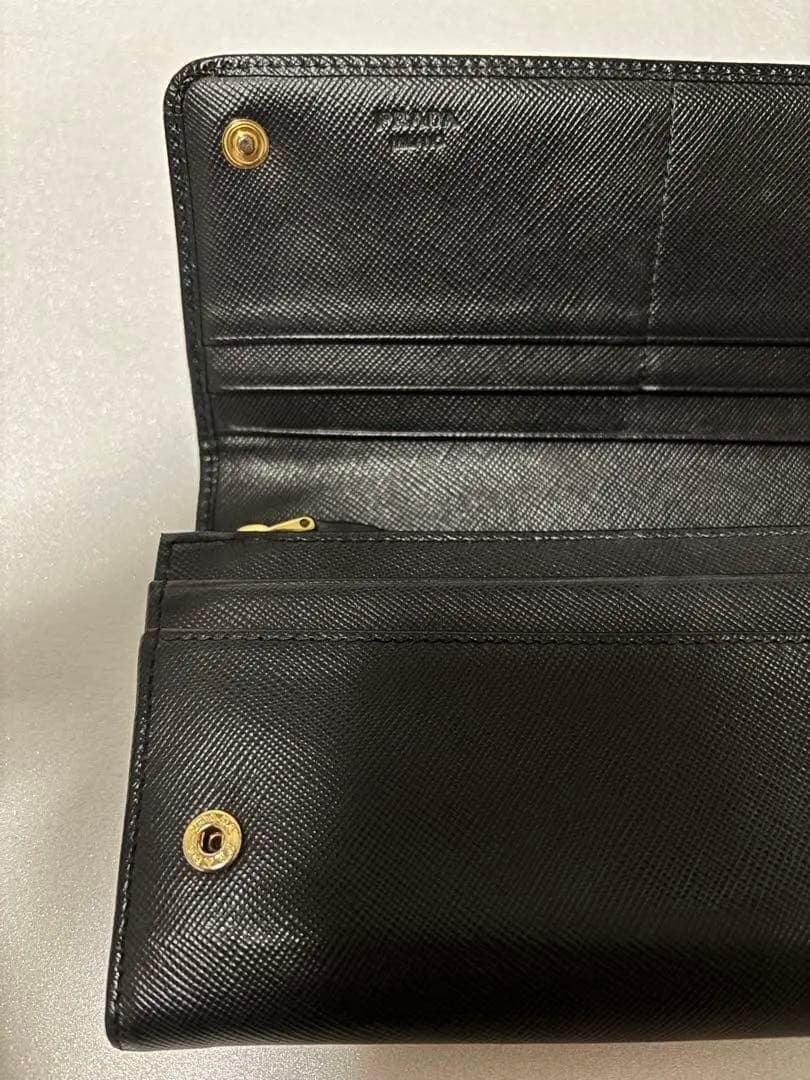 希少✨プラダ　長財布　ロゴ　サフィアーノレザー　ブラック　ゴールド　224