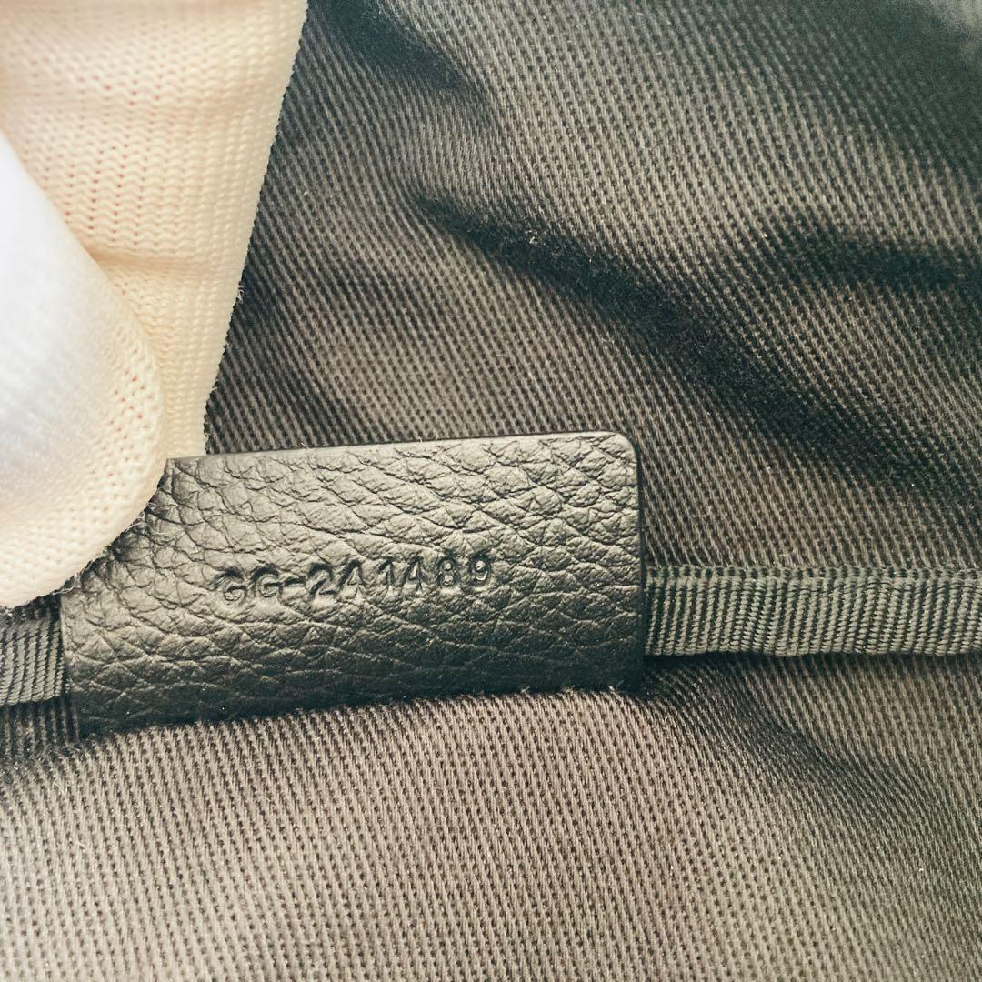 【極美品】フェラガモ ボディバッグ2024年秋冬モデル ガンチーニ モノグラム