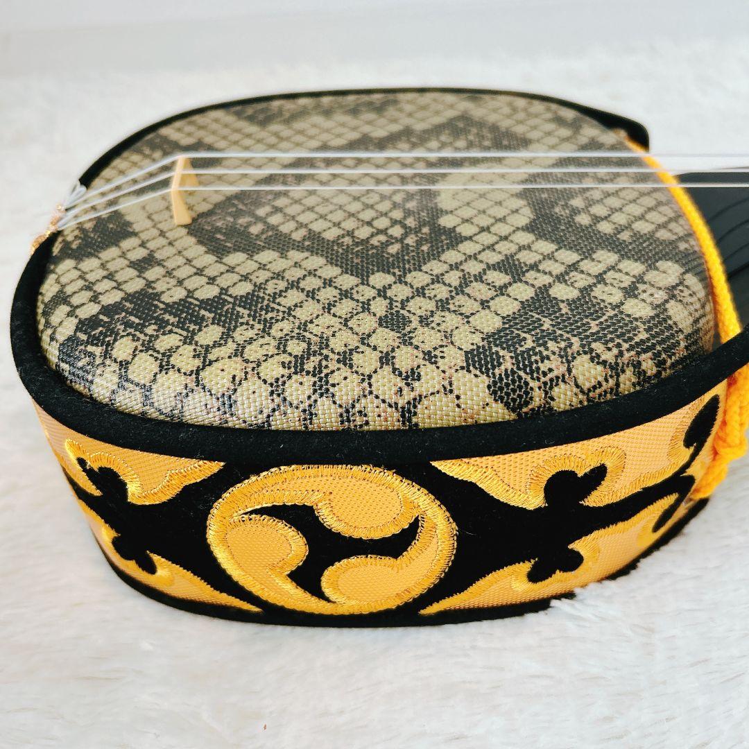 ✨美品✨勘所シール貼付あり✨ 沖縄三線 人工革 人工蛇革 本体のみ 蛍光イエロー