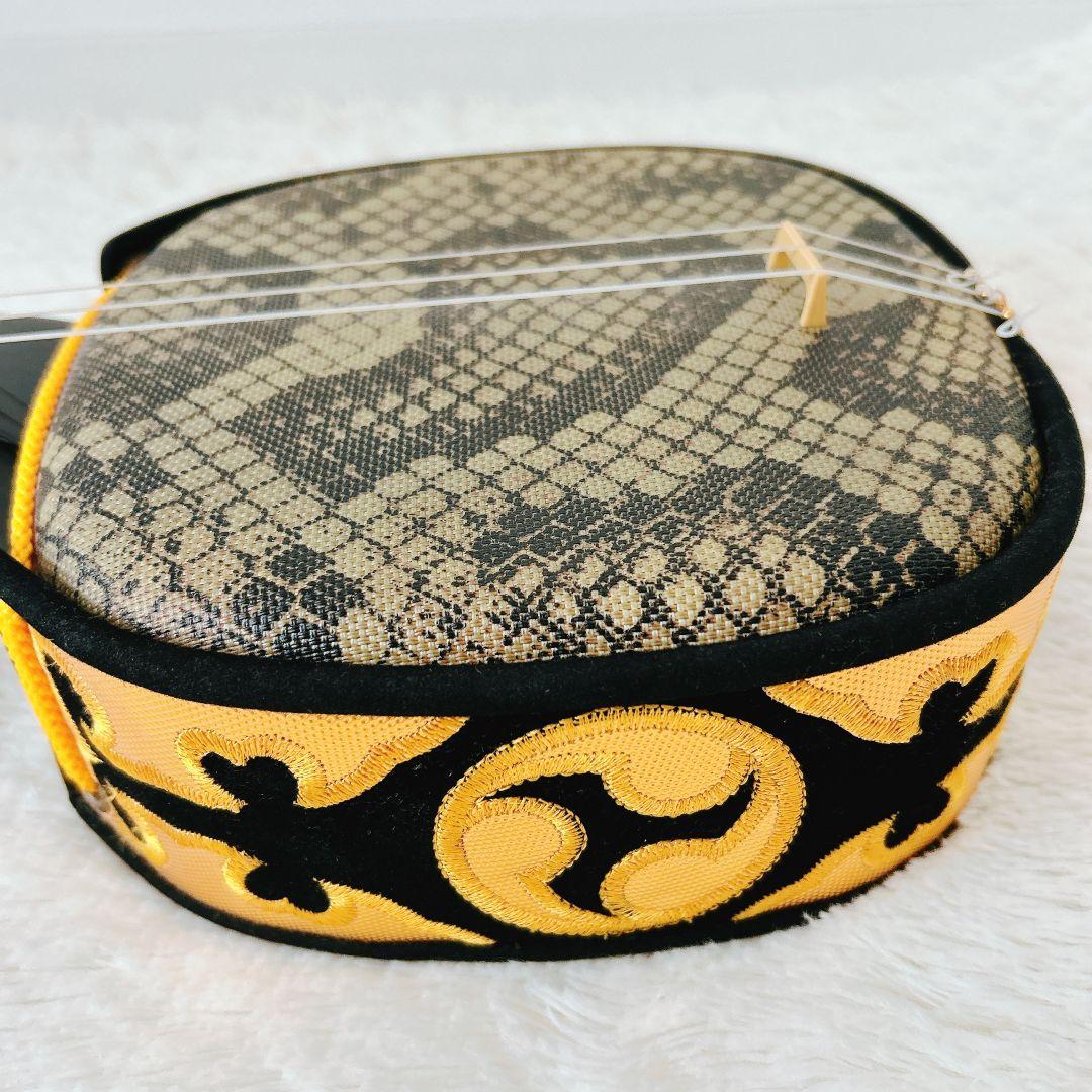 ✨美品✨勘所シール貼付あり✨ 沖縄三線 人工革 人工蛇革 本体のみ 蛍光イエロー