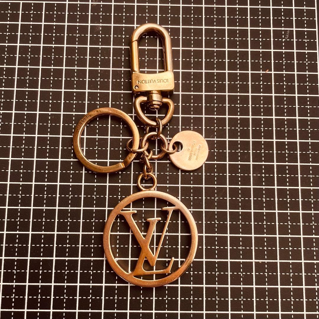 美品✨ルイヴィトンキーホルダー LV サークル カットゴールドM68000