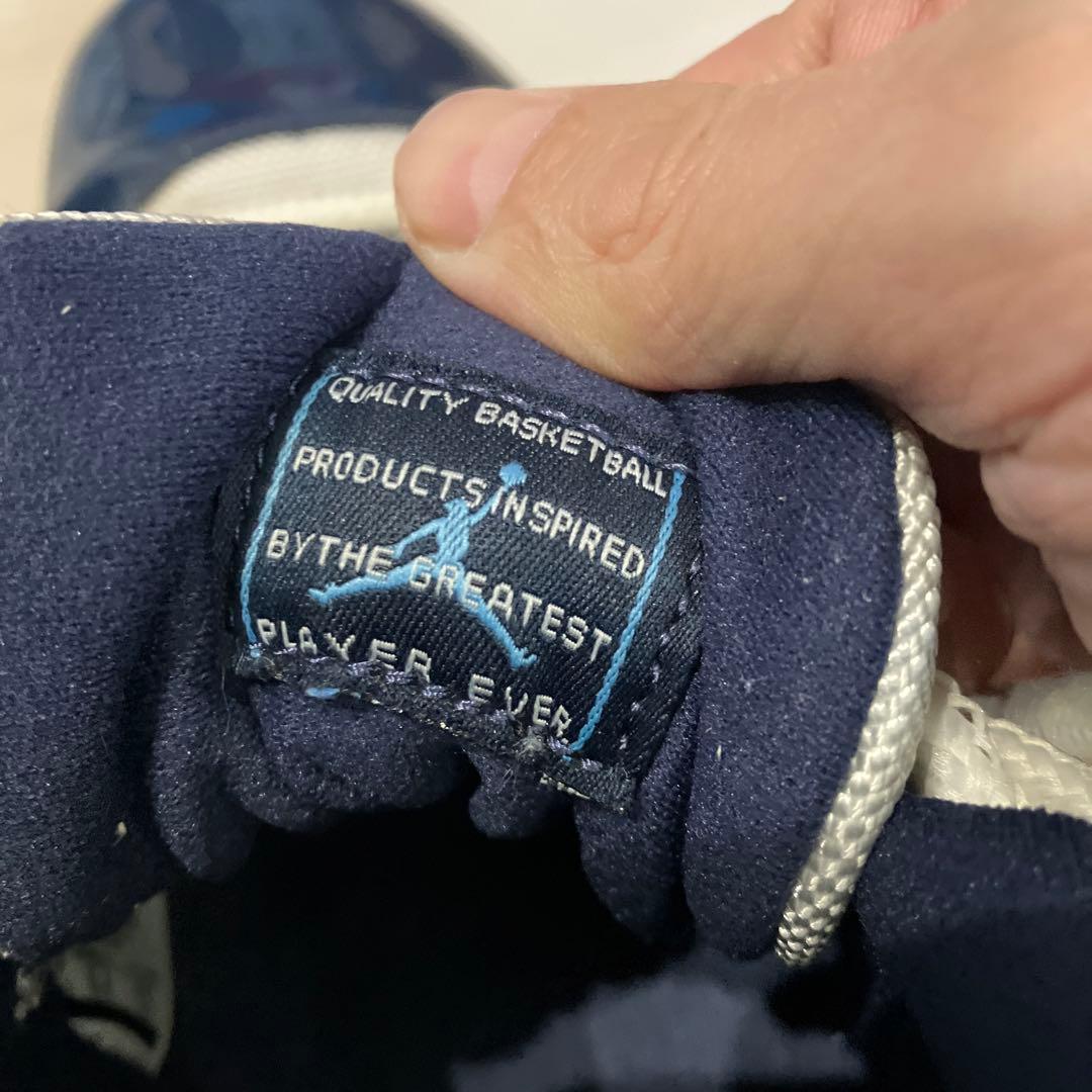 Air Jordan 11 ホワイト/ネイビー