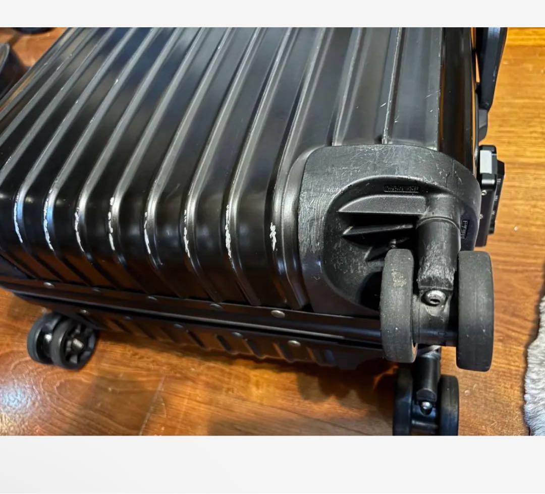 MONCLER × RIMOWA モンクレール×リモワ