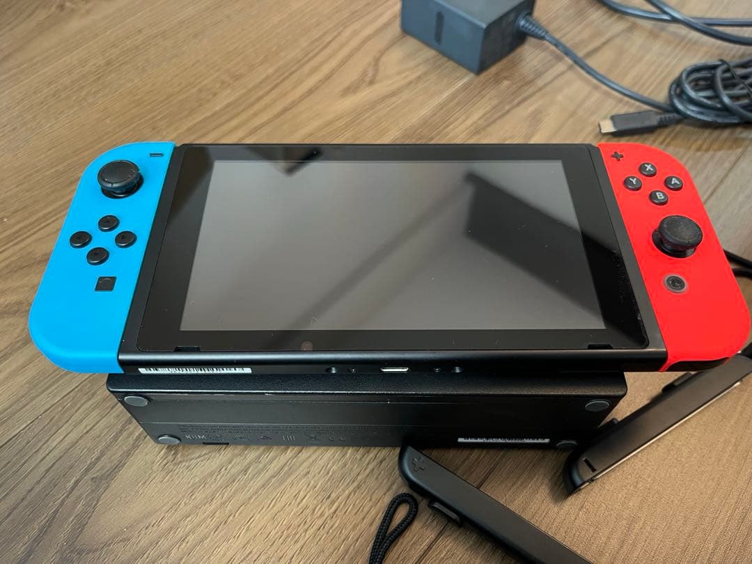 Nintendo Switch 本体 ネオンブルー/ネオンレッド