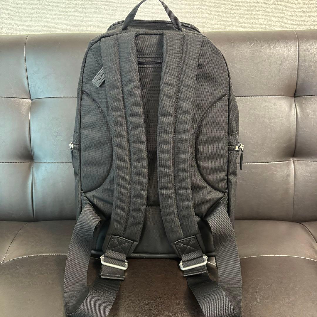 【極美品】marimekko マリメッコリュック メトロ METROブラック