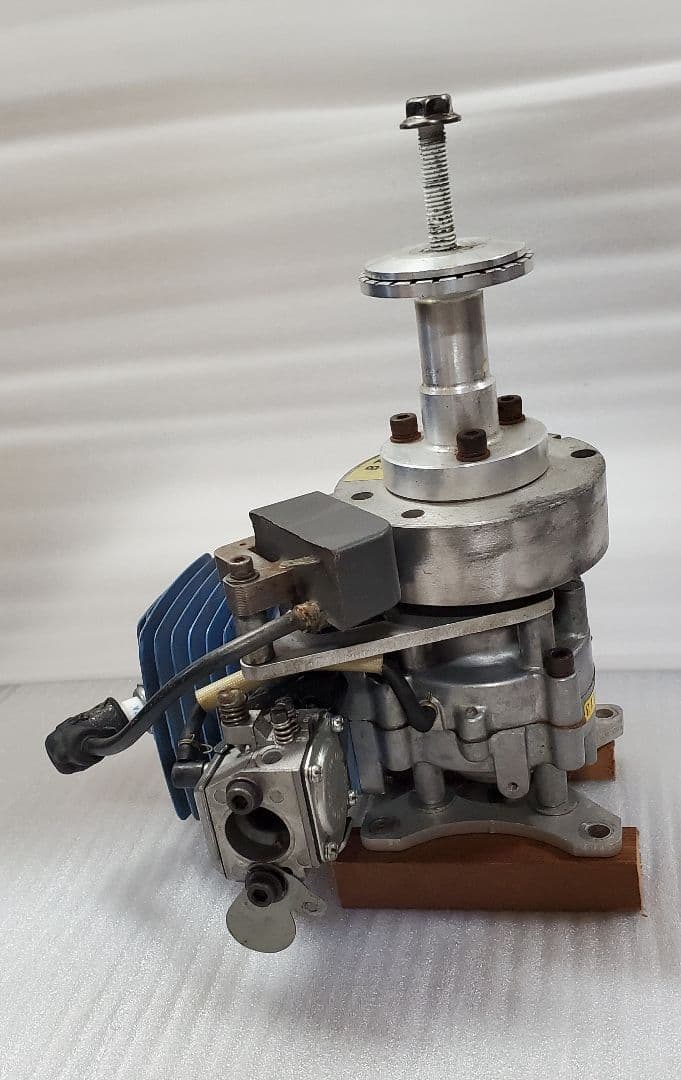 ラジコンエンジンFUJI IMVAC.INC BT-50SA 青 JAPAN製