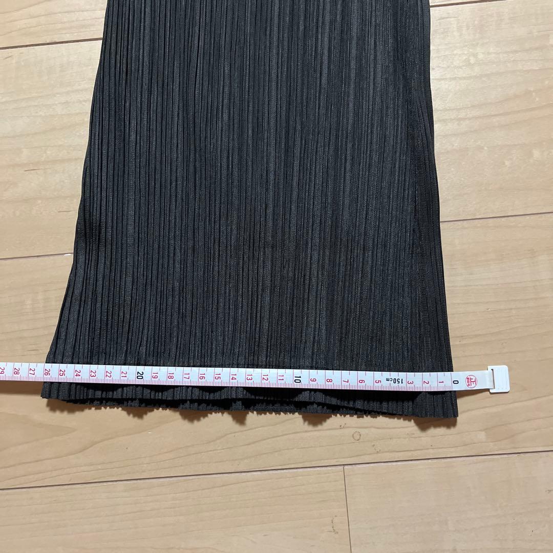 PLEATS PLEASE(プリーツプリーズ) 黒パンツ　裾裏糸細かな使用感あり