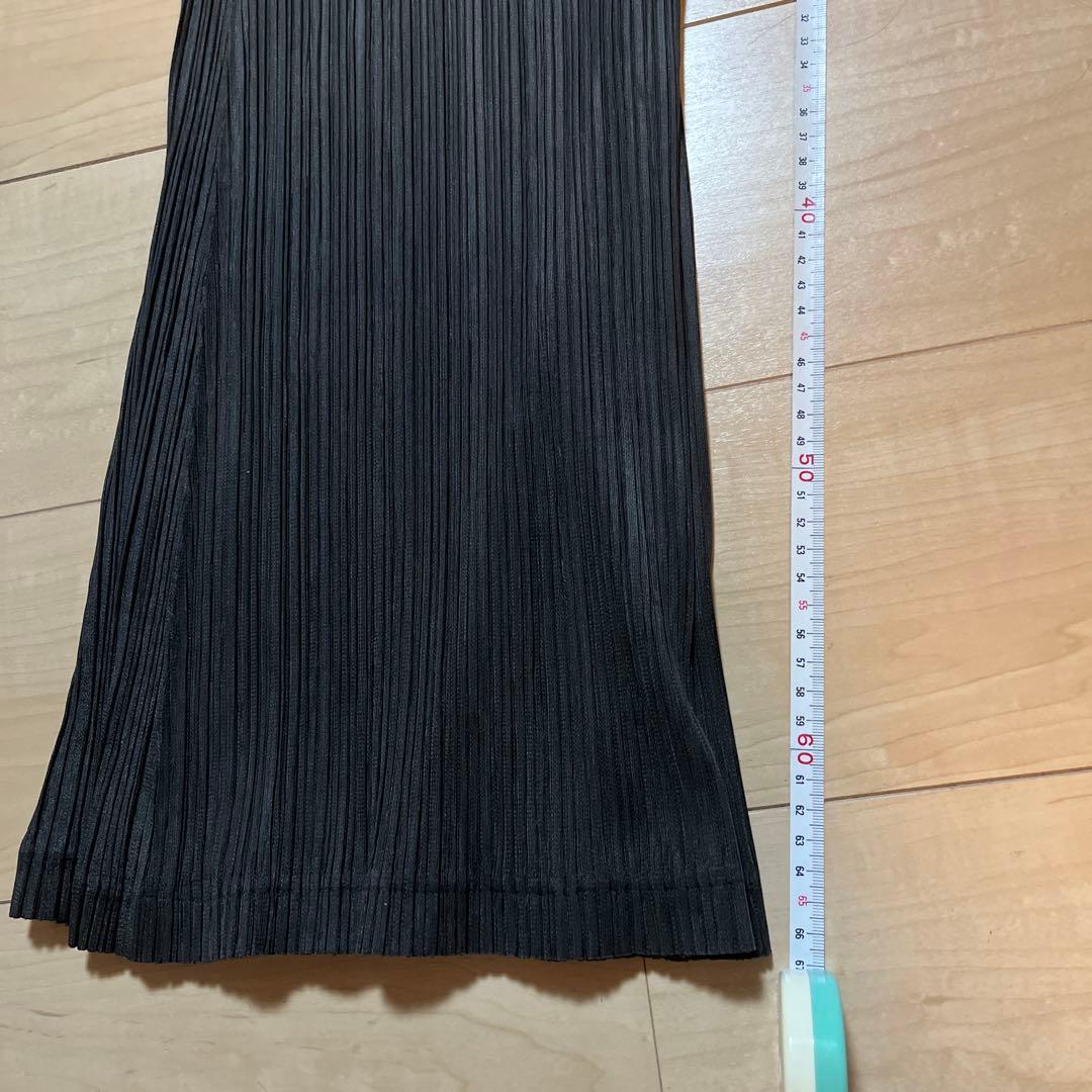 PLEATS PLEASE(プリーツプリーズ) 黒パンツ　裾裏糸細かな使用感あり