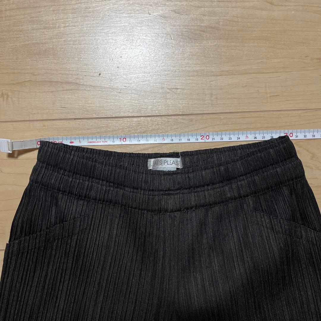 PLEATS PLEASE(プリーツプリーズ) 黒パンツ　裾裏糸細かな使用感あり