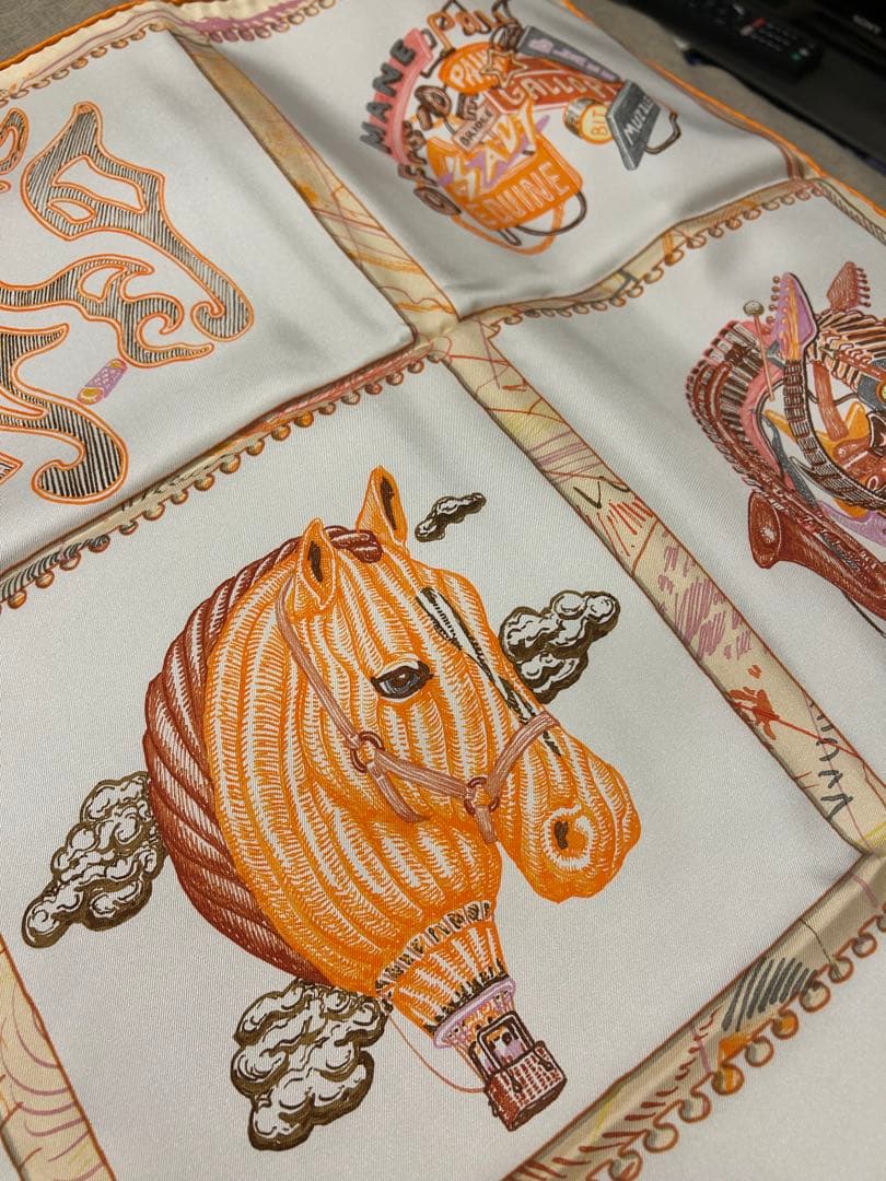 エルメススカーフ Chevaloscope シュヴァロスコープカレ90 オレンジ