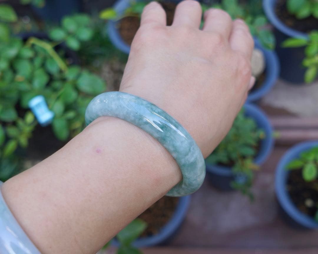 特別価格‼️本翡翠　バングル　新品 0494