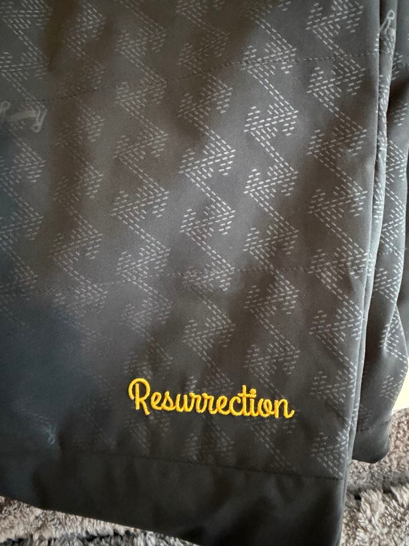 レザレクション冬用フード付き黒ジャケット ×パンツ