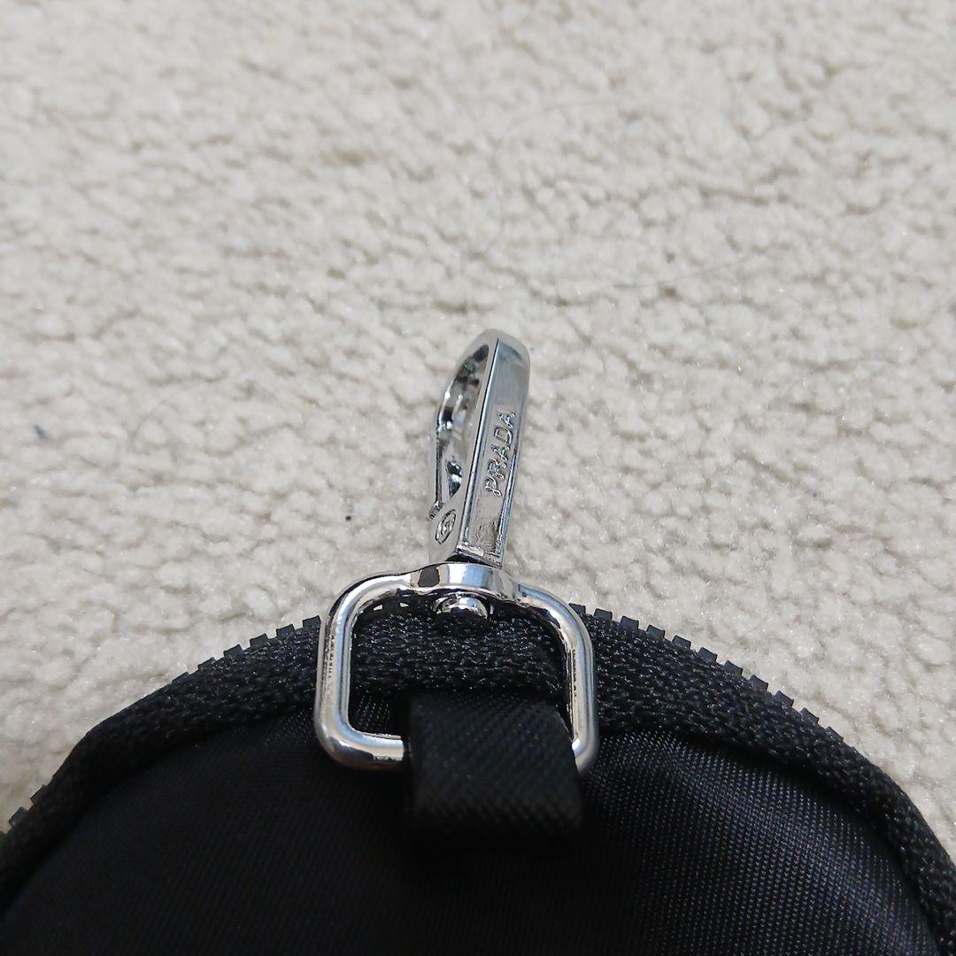 カ*ー様 PRADA ブラックナイロンポーチ