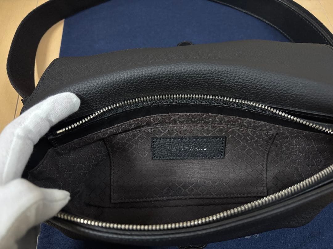 WILDSWANS ピスト ボディバッグ