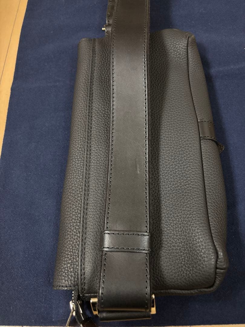 WILDSWANS ピスト ボディバッグ