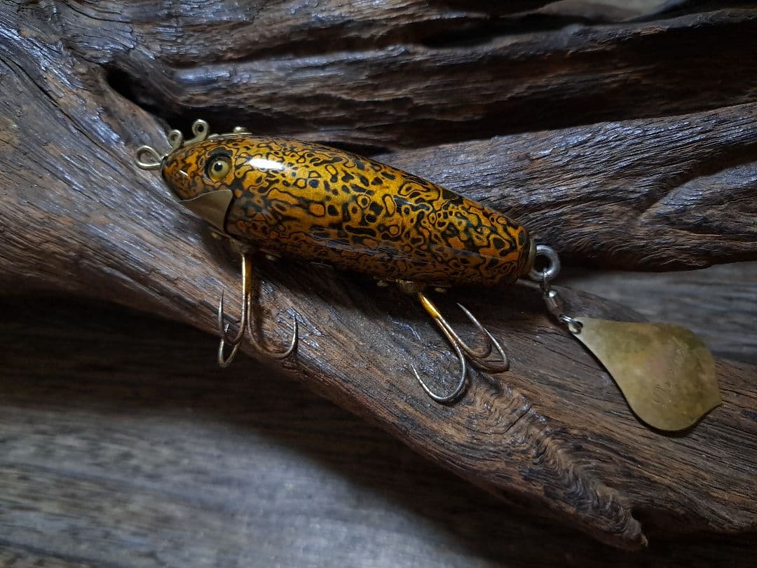 道楽　DOWLUCK 　ドウラク　マダデッセ　唐金(黒/金 漆研出し)　レア