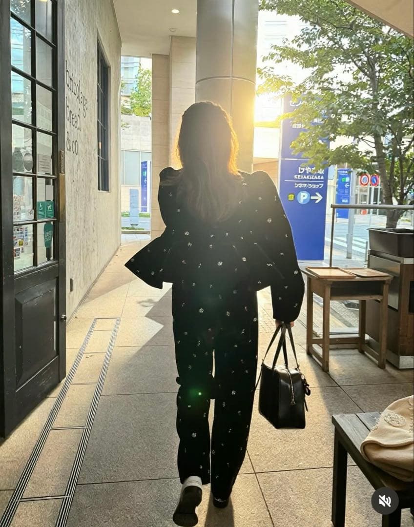 【新品未使用】Bibiy. 刺繍ベルベットパンツ ブラック