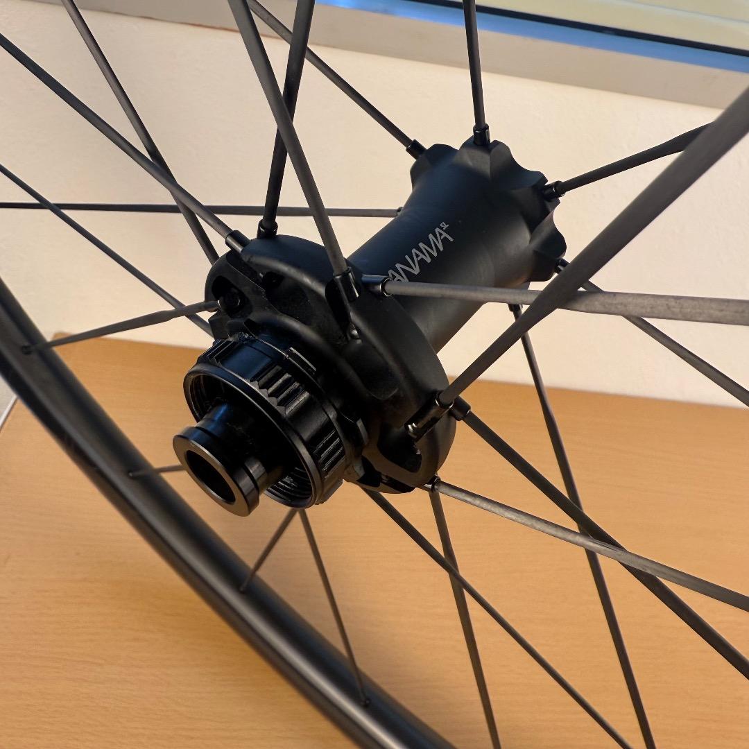 【美品】ERE RESEARCH GENUS SL30-R カーボンホイール