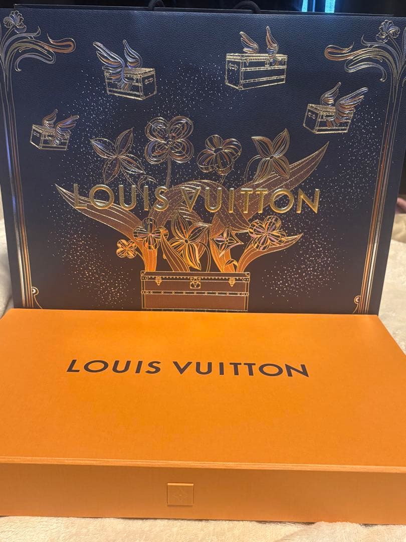 LV マフラー・ロック アンド キーズ