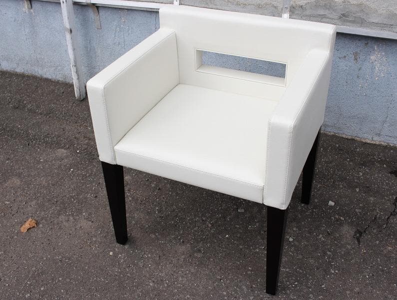 カッシーナ カトリーヌ・メミ ギャラリーチェア 白本革張り｜