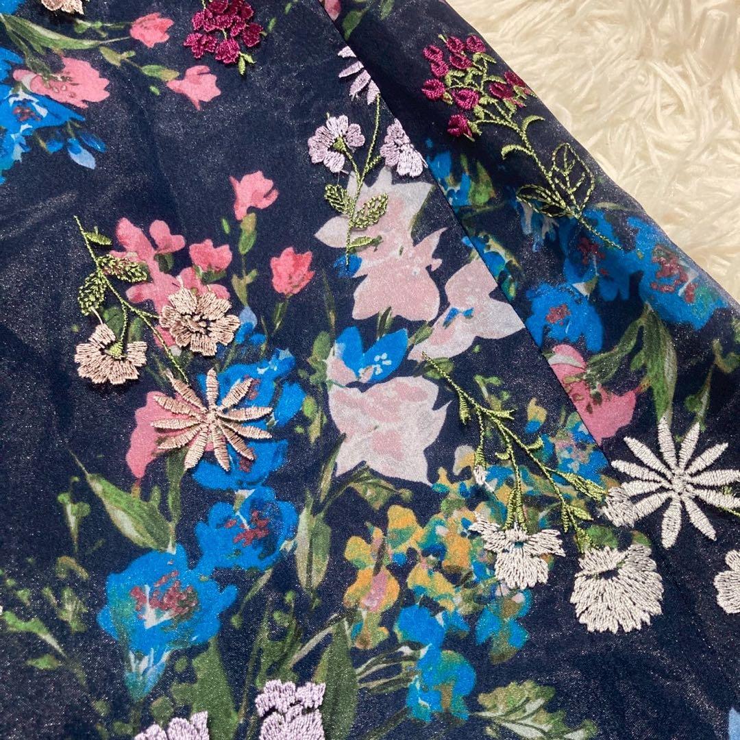 《美品》TOCCA 花柄刺繍ワンピース ネイビー 4 マルチカラー 華やか
