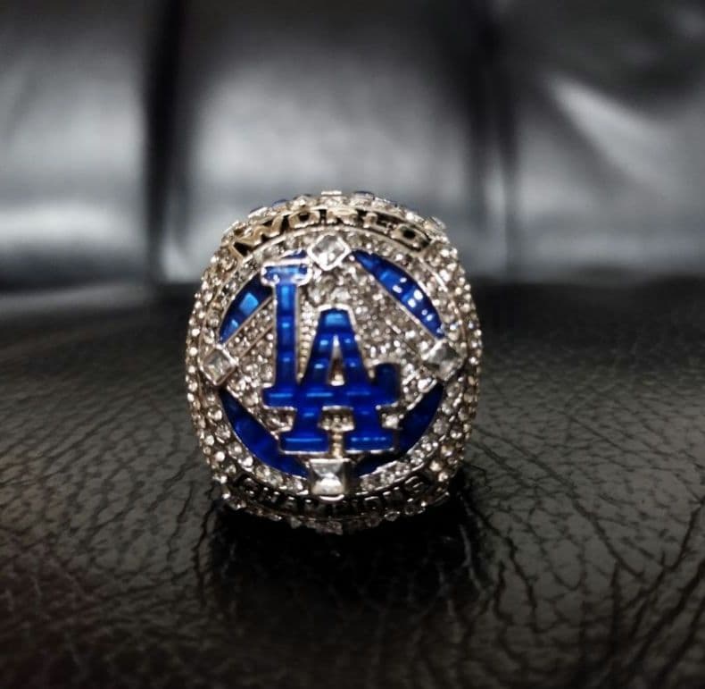 LA Dodgers チャンピオン リング 2020WS ムーキーベッツ - メルカリ