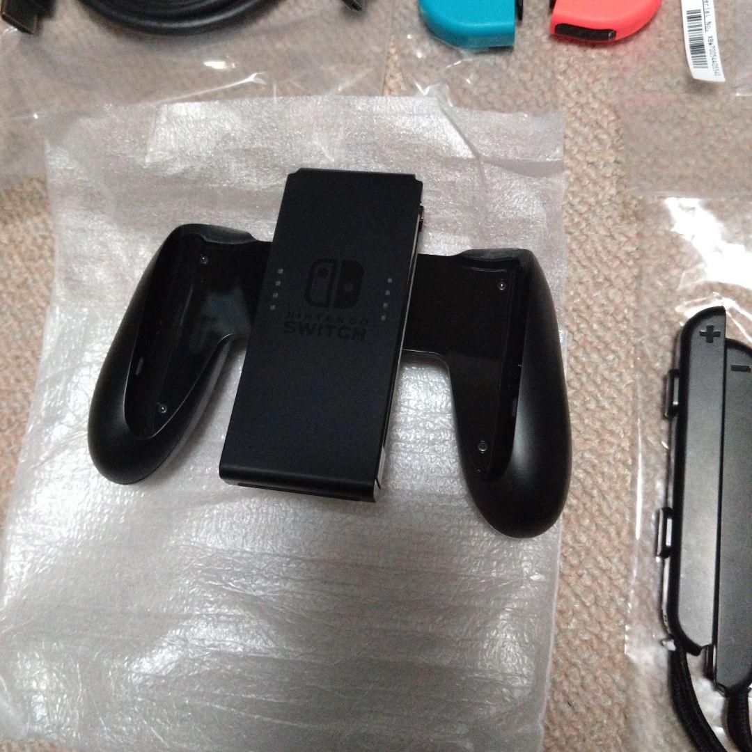 ほぼ未使用に近いNintendo Switch ネオンブルー/ネオンレッド 本体