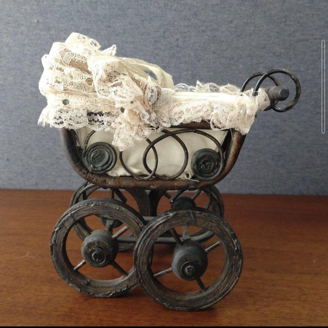ヴィンテージ風 ミニチュア乳母車 木製車輪