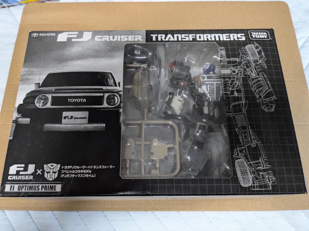 トヨタFJクルーザーxトランスフォーマー　[FJオプティマスプライム]　ベージュ