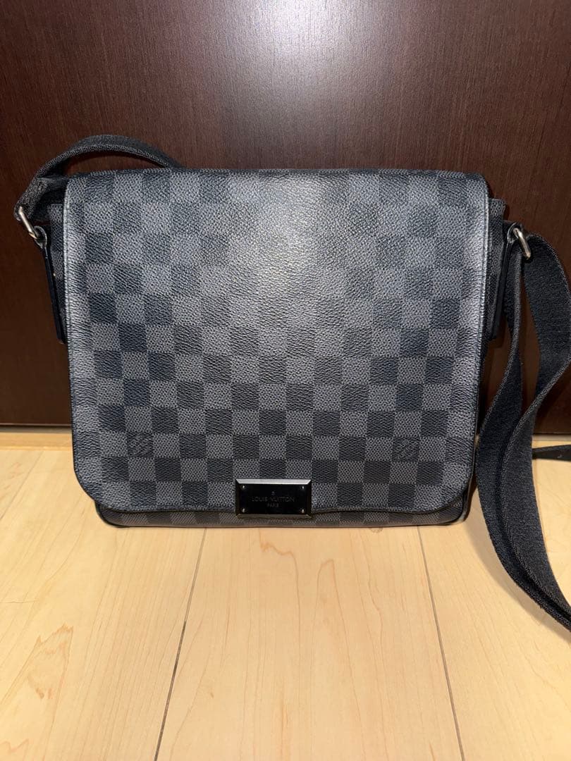 LOUIS VUITTON ルイ ヴィトン　グラフィット ディストリクトPM