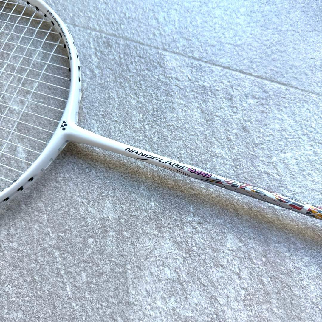 定価30,000 YONEX バドミントンラケット シューズ シャトル3点セット