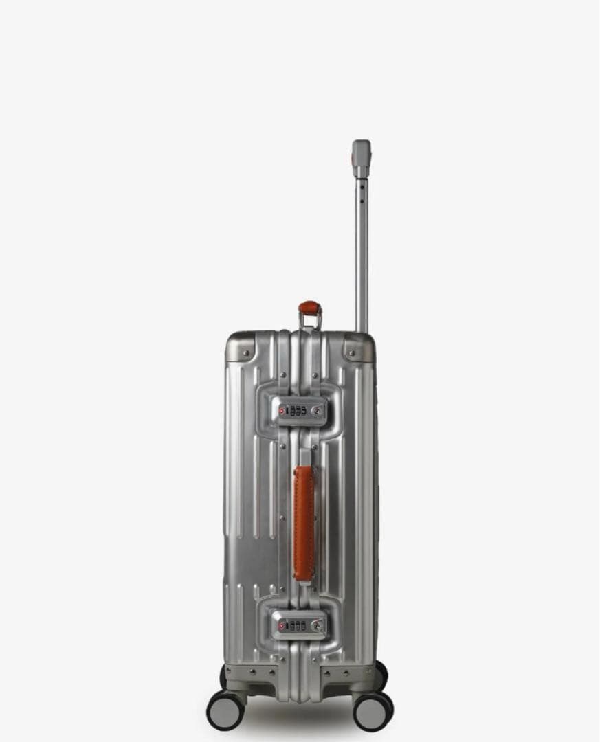 新品未開封Innovator INV1811STP ステアリングシルバー 36L