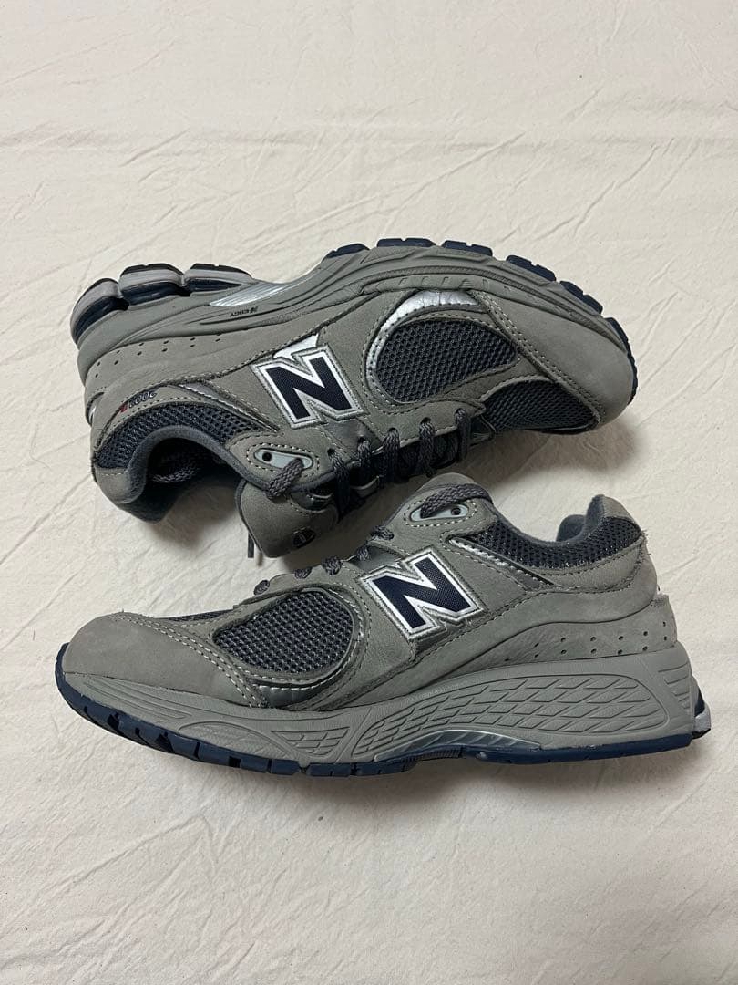 靴 new balance 2002RA 23.5cm