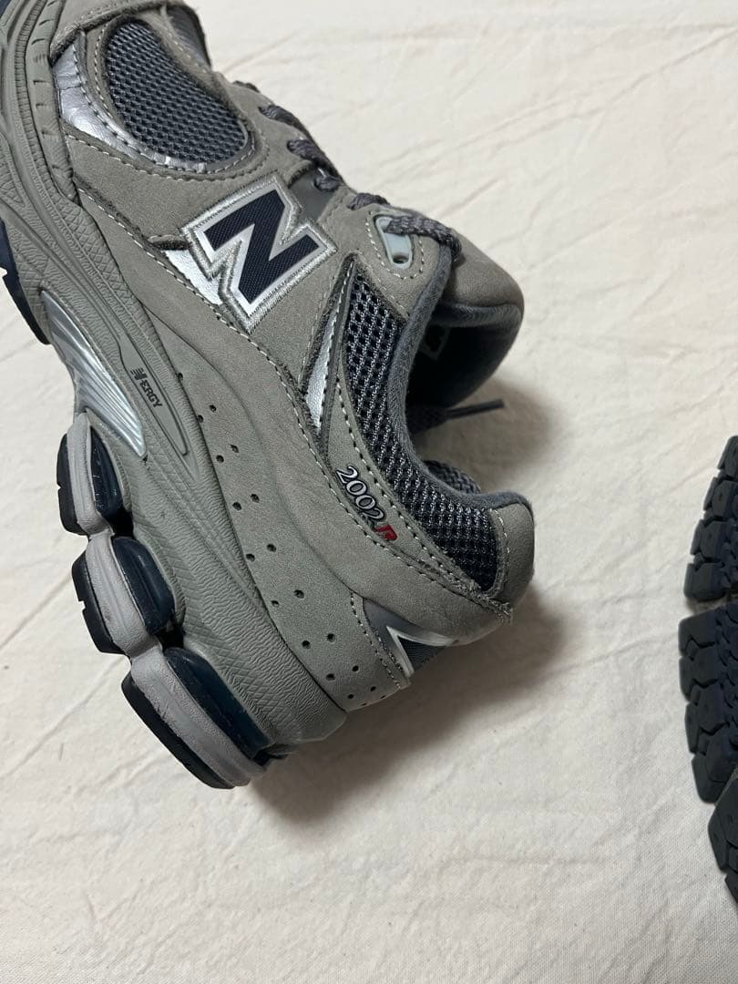 靴 new balance 2002RA 23.5cm