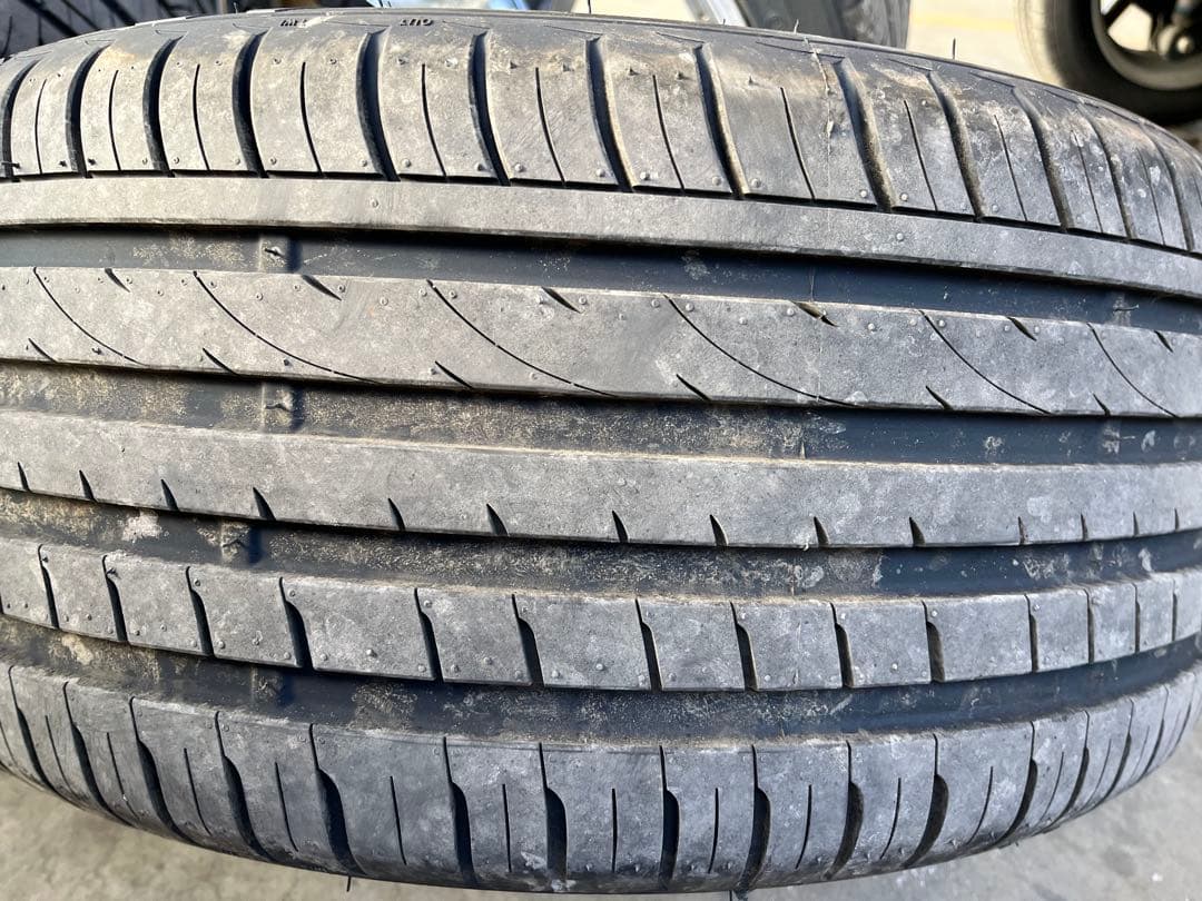 18インチ ホイールセット タイヤ付き　タイヤ新品