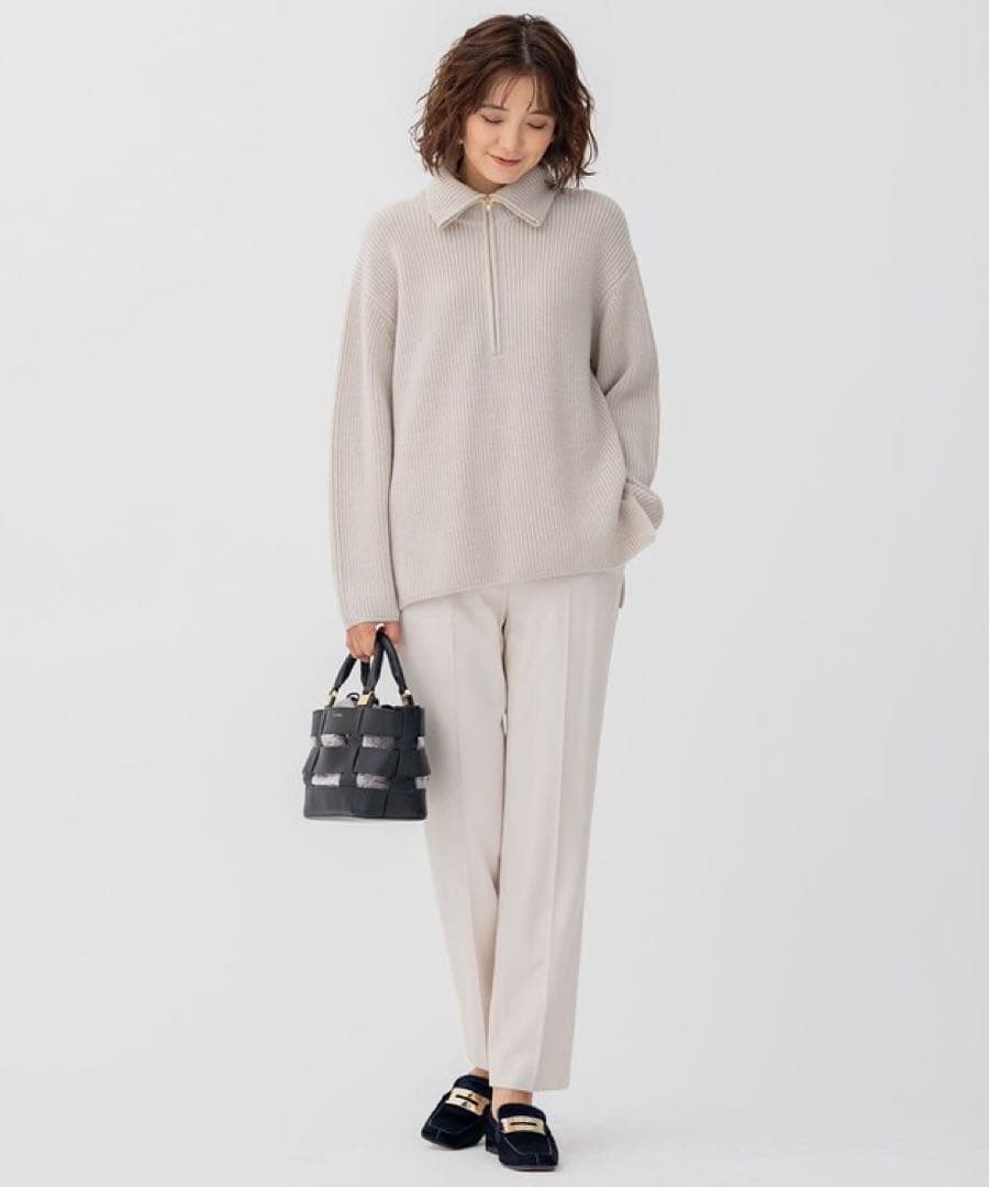 【未使用タグ付】23区　ウールミルドストレッチ テーパードパンツ