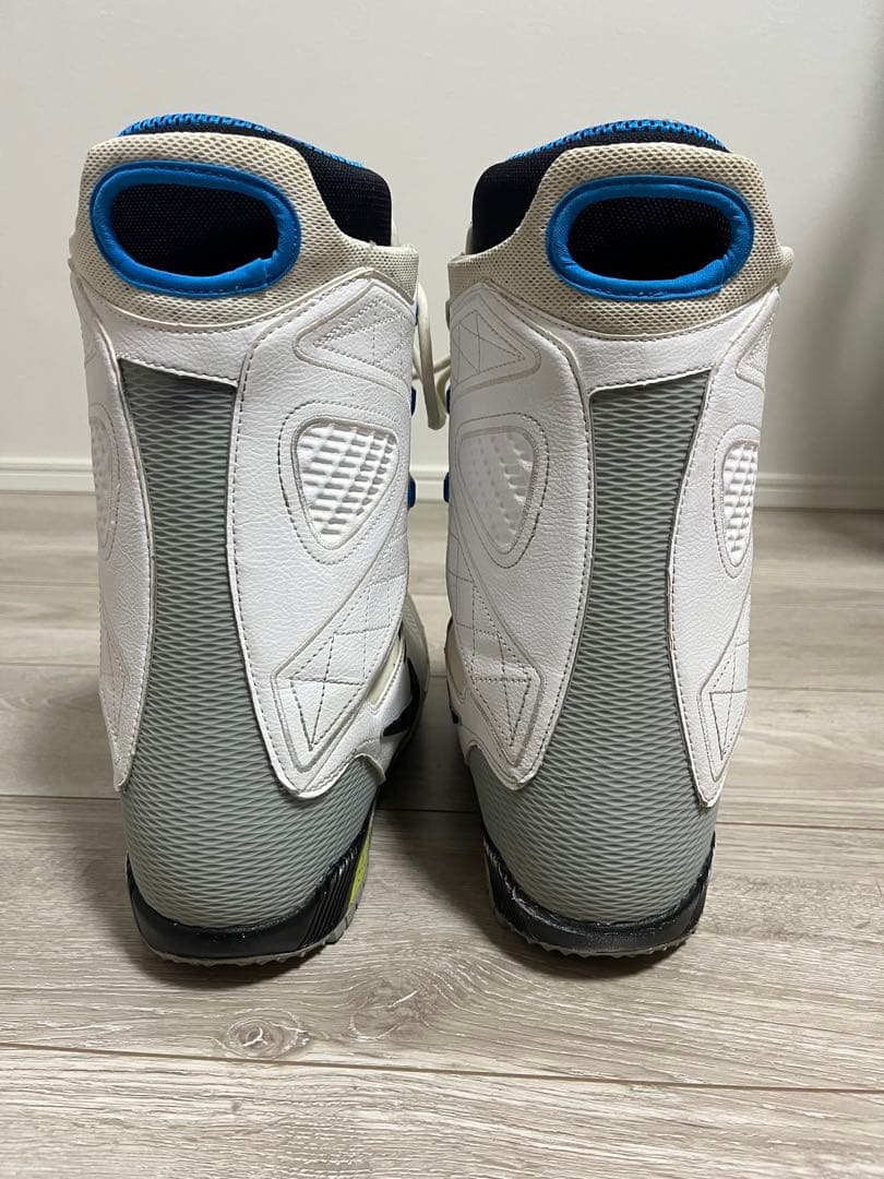 NIKE エアズーム怪獣　スノーブーツ