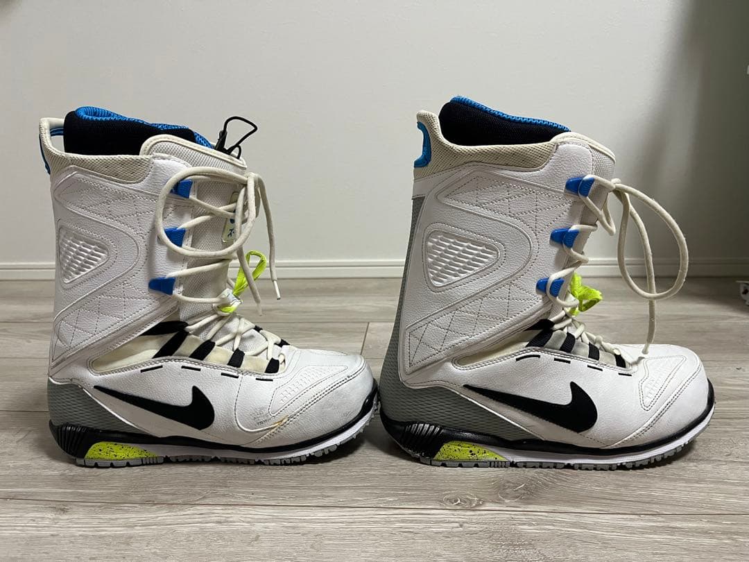 NIKE エアズーム怪獣　スノーブーツ